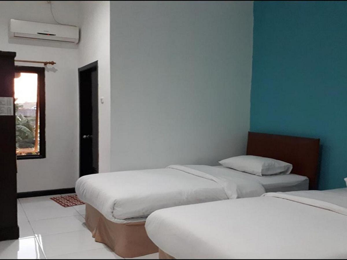 Reddoorz At Hotel Rumberpon Sorong Exterior photo